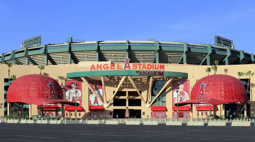 Anaheim Stadium - Multilingual Destination Class Image