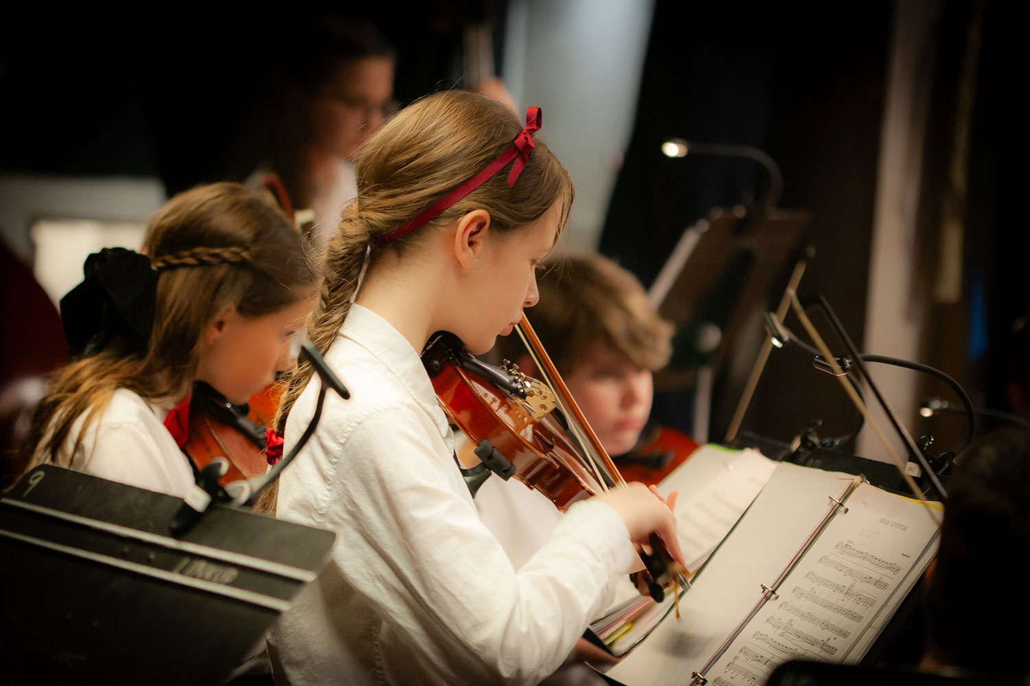 ACA LinkUp - Girl in Music class